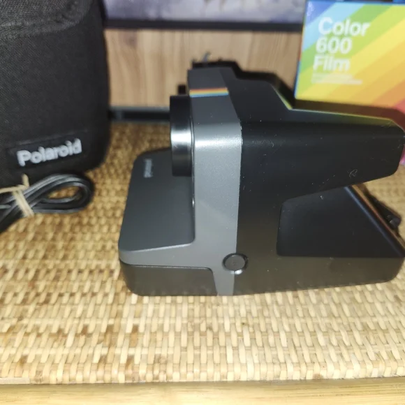 New Polaroid Camera - Picture 5 of 8